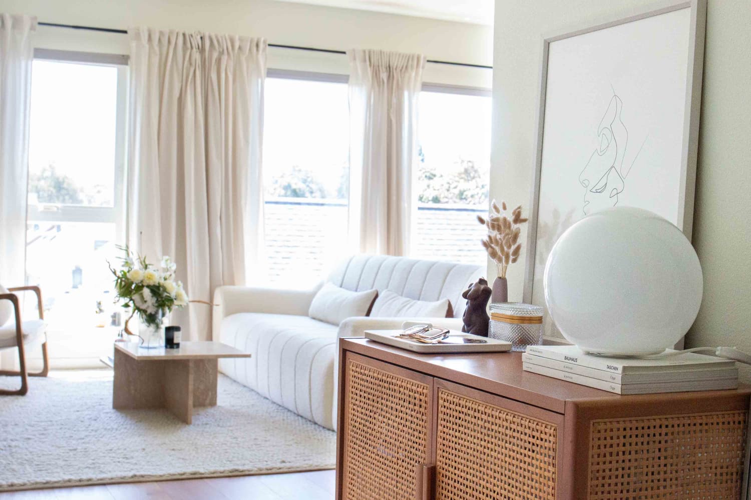 This Cozy, Minimalist Apartment in Portland Is FlowerFilled Apartment Therapy